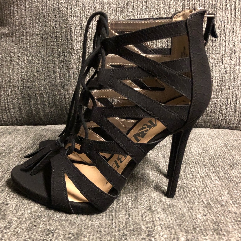 SAM AND LIBBY HEELS!!